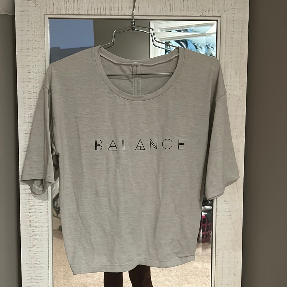 New balance, small T-shirt